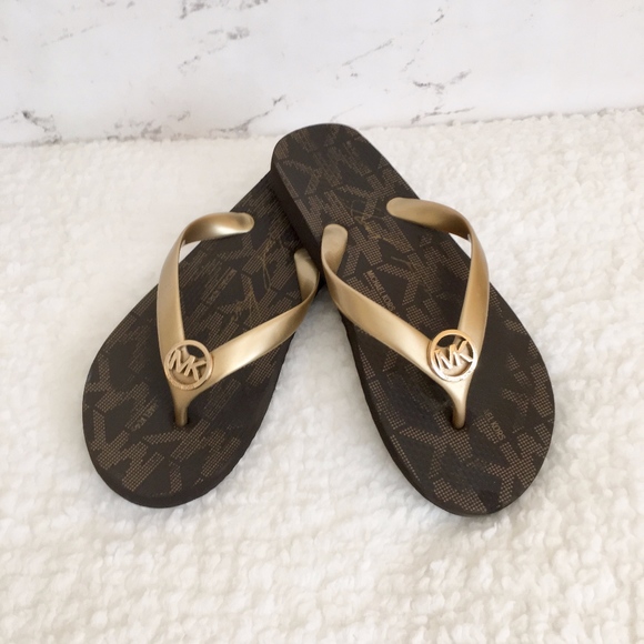 Michael Kors Shoes - Michael Kors MK Flip Flop Jet Set Print Gold NWOT